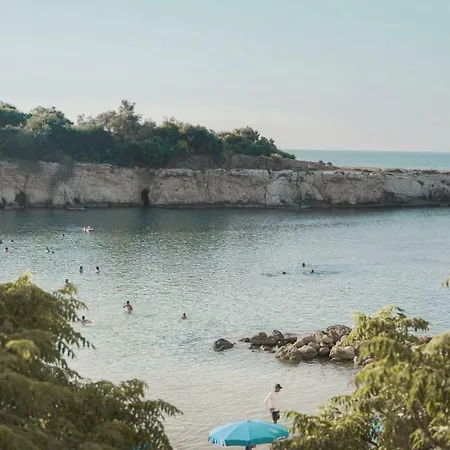 Daire The Blue Mile Paralimni